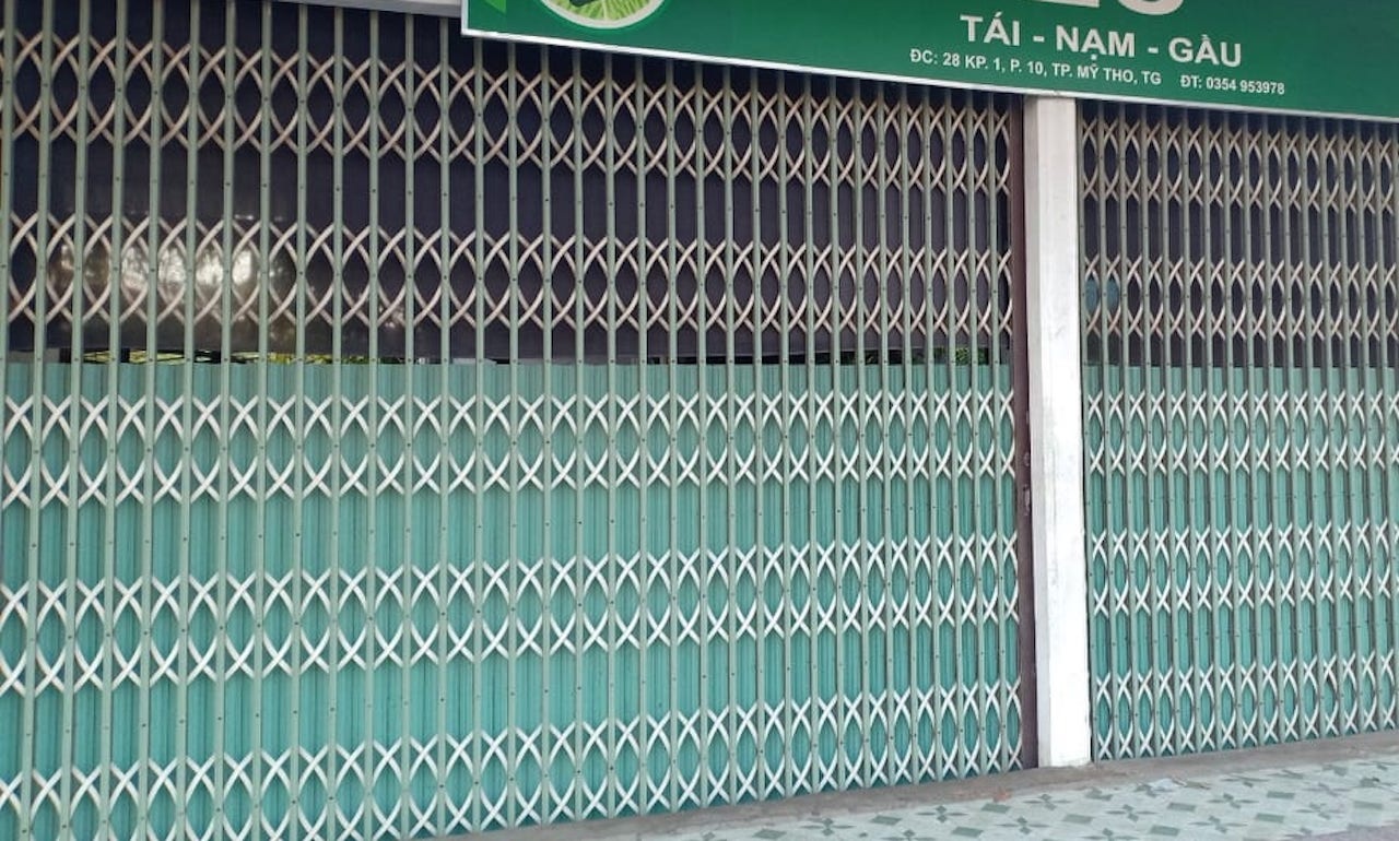 Tien Giang cach ly 60 ca F1 cua nhan vien ban che mac Covid-19 anh 1