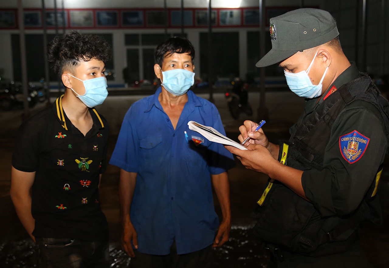 Nguoi den Lam Dong, Tien Giang phai co giay xet nghiem am tinh nCoV hinh anh