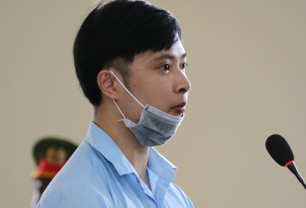 Linh 12 nam tu vi in tien gia hinh anh