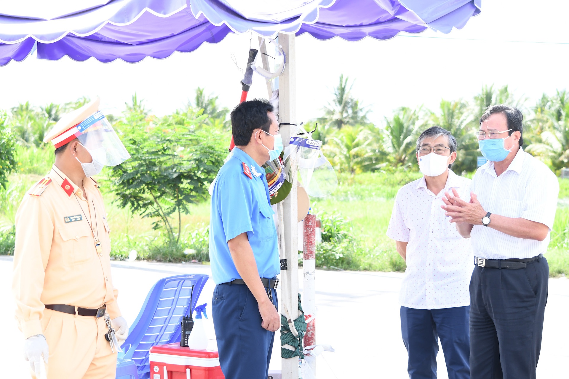 Tra Vinh ho tro nguoi ban ve so dao 60.000 dong/ngay anh 1