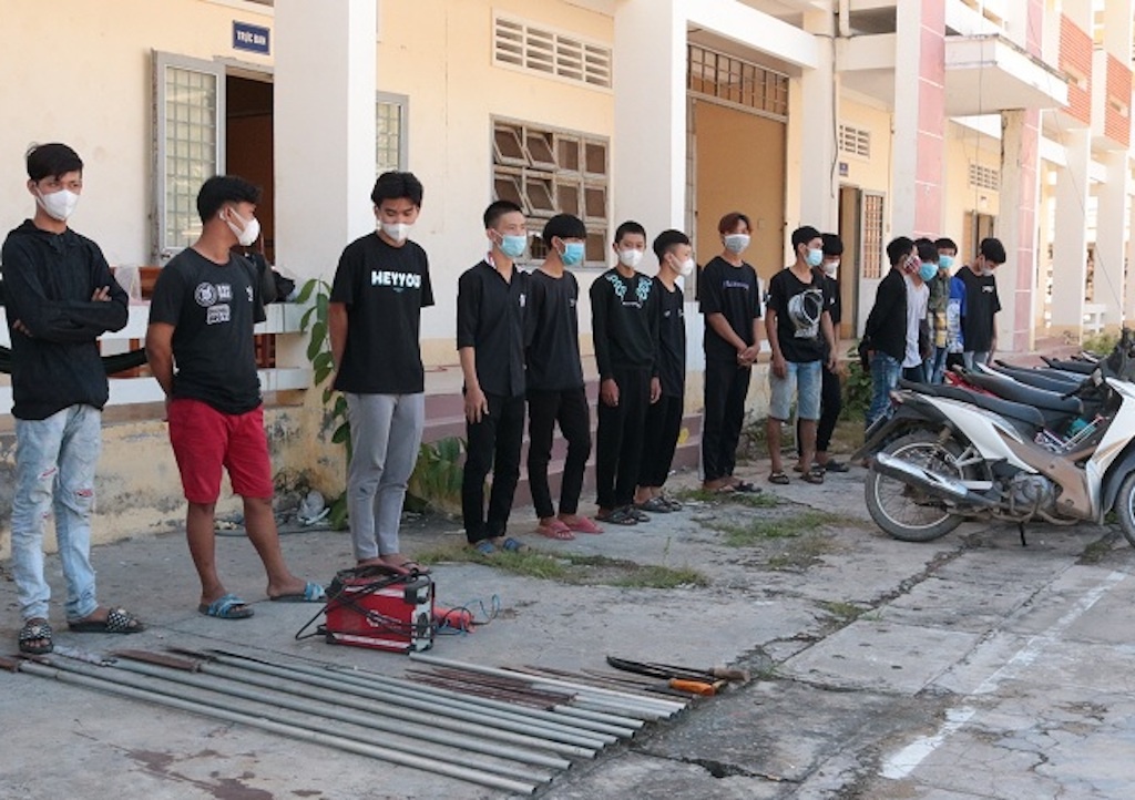 20 thanh thieu nien che hung khi de giai quyet mau thuan anh 1