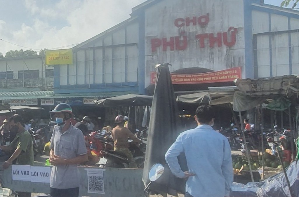 Can Tho keo dai thoi gian gian cach 3 quan trung tam  anh 1