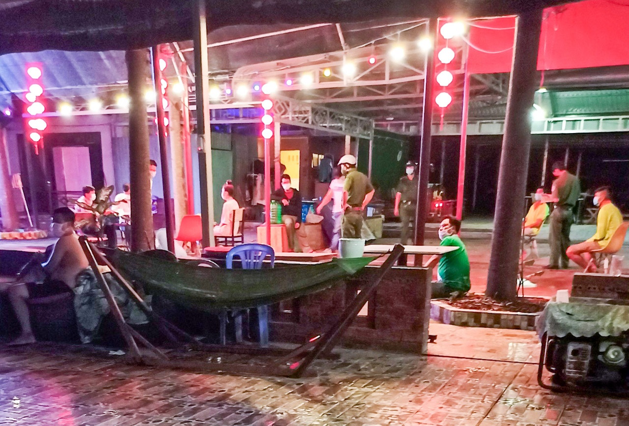 11 ăn nhậu trong quán karaoke ảnh 1 11 an nhau trong quan karaoke anh 1