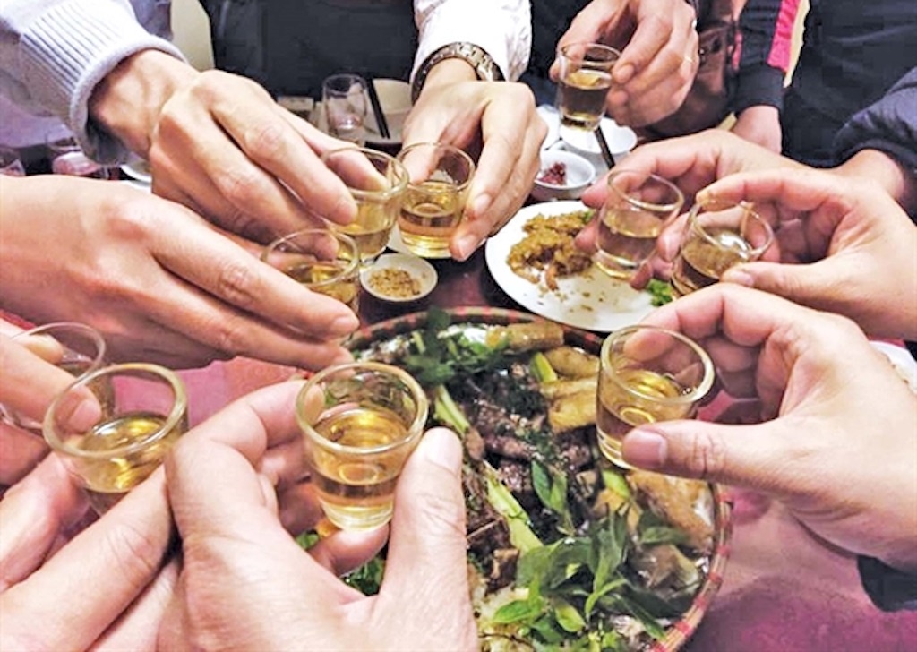 7 nguoi tu tap an nhau khi dang gian cach xa hoi hinh anh