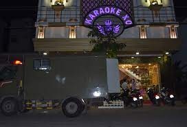 Vu no sung o karaoke X.O: Truy na 3 bi can hinh anh