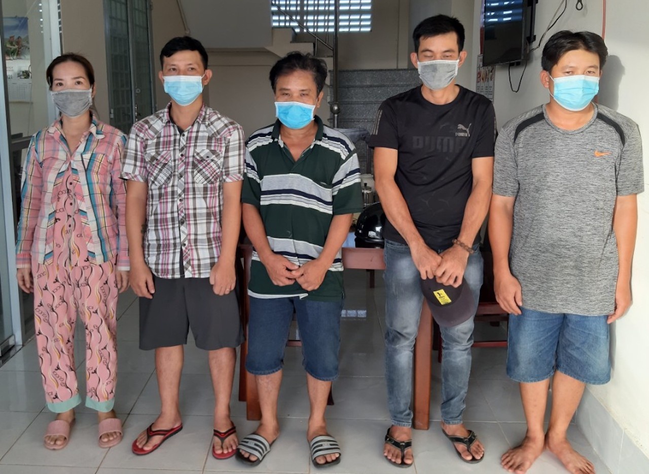 Tu tap danh bac luc gian cach xa hoi anh 1