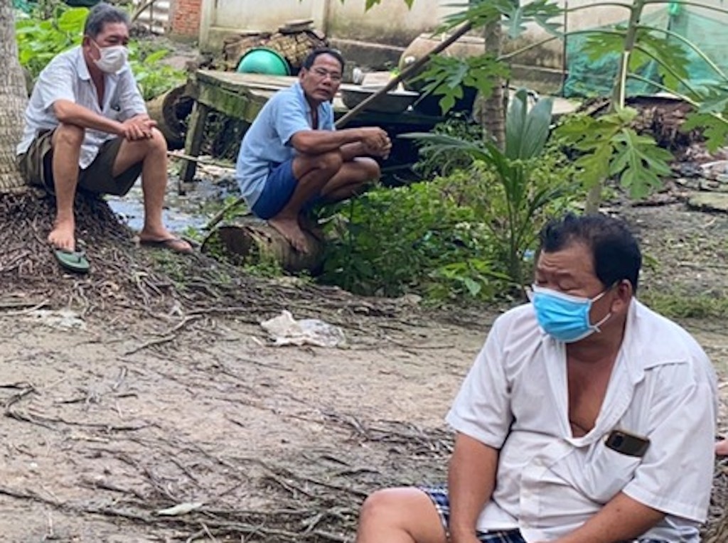 Nhom nguoi tu tap xem da ga trong thoi gian gian cach hinh anh