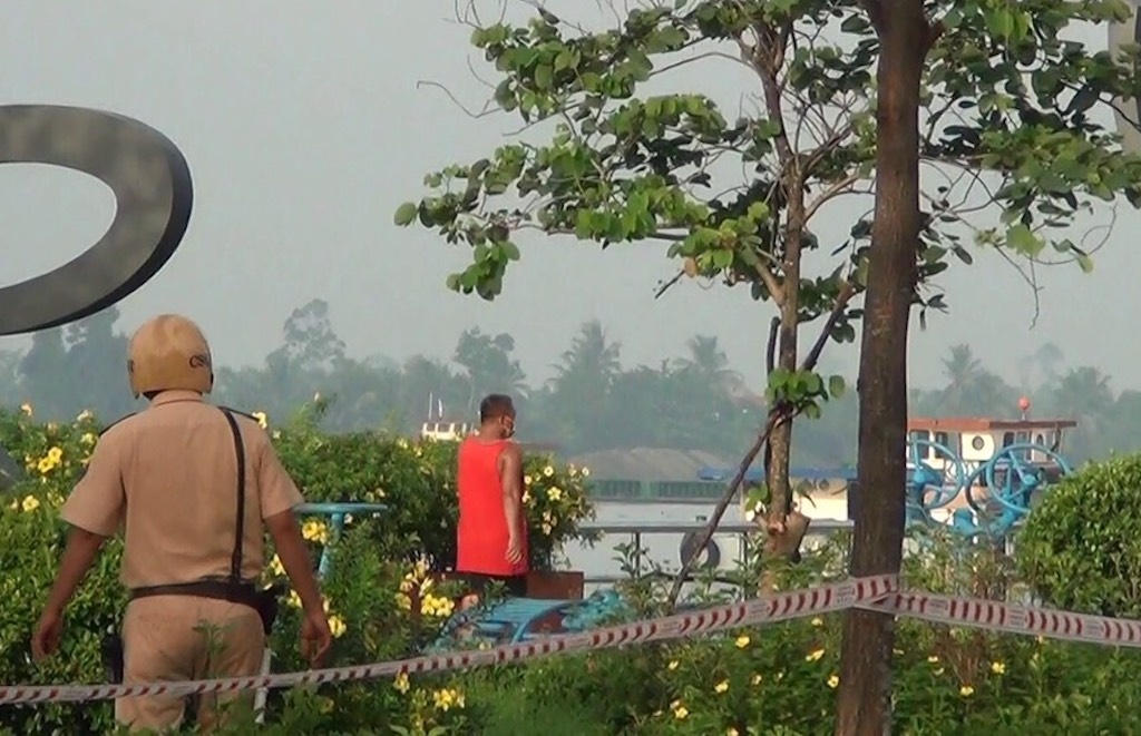 Khong ra duong sau 18h anh 1