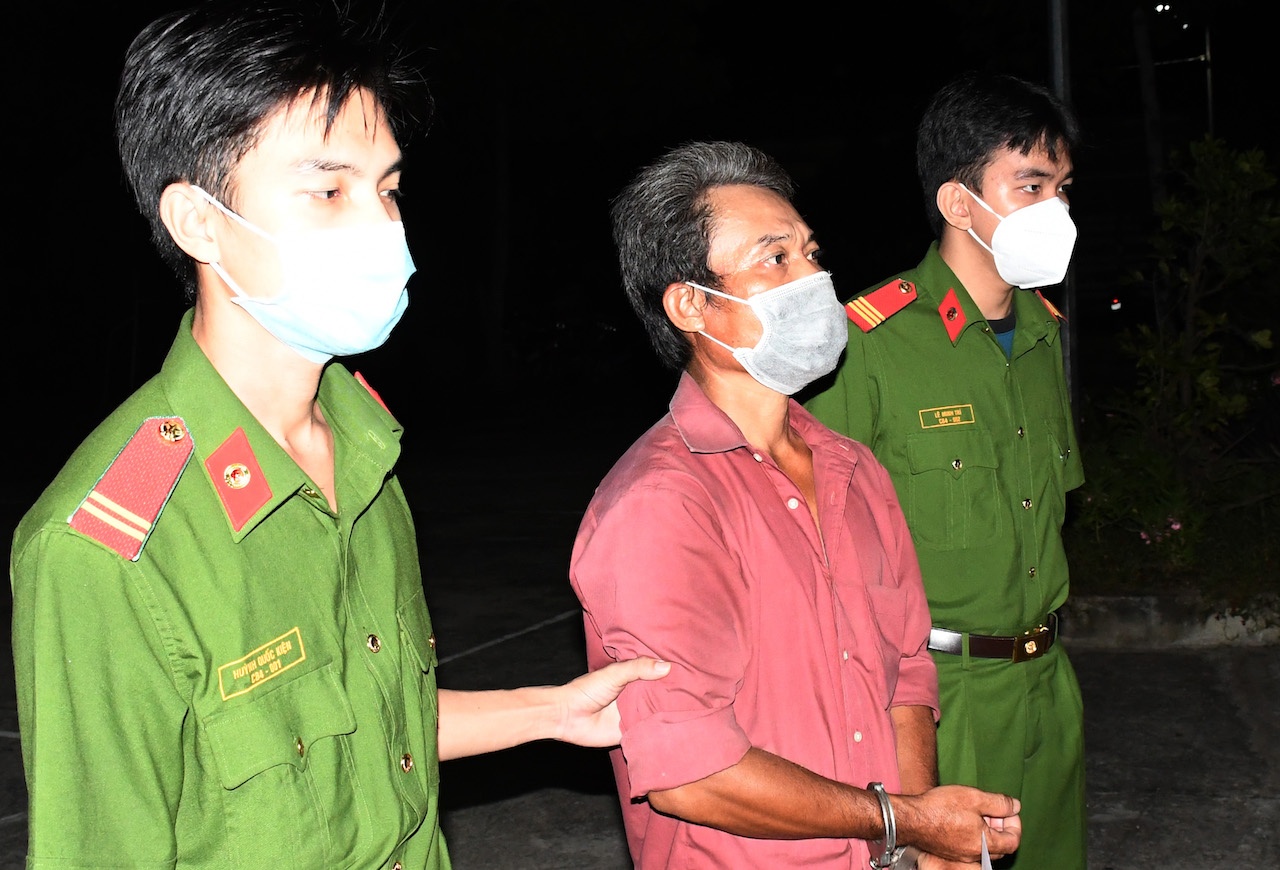Hai anh em bị bắt giam vì đánh thiếu tá cảnh sát ảnh 1 Hai anh em bi bat giam vi danh thieu ta canh sat anh 1