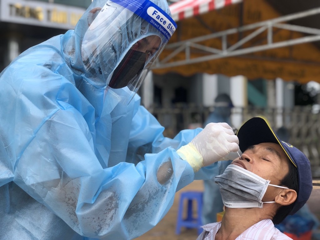 Can Tho xet nghiem nhanh cho 900.000 nguoi dan hinh anh