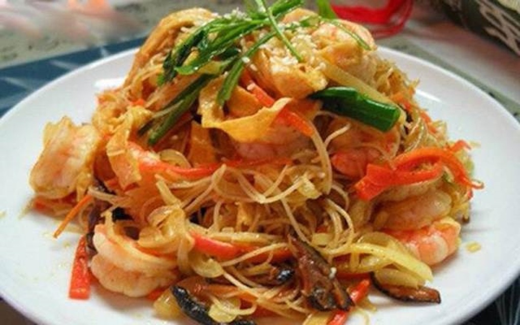 Bi de nghi phat 20 trieu dong vi ru ban den nha an hu tieu hinh anh