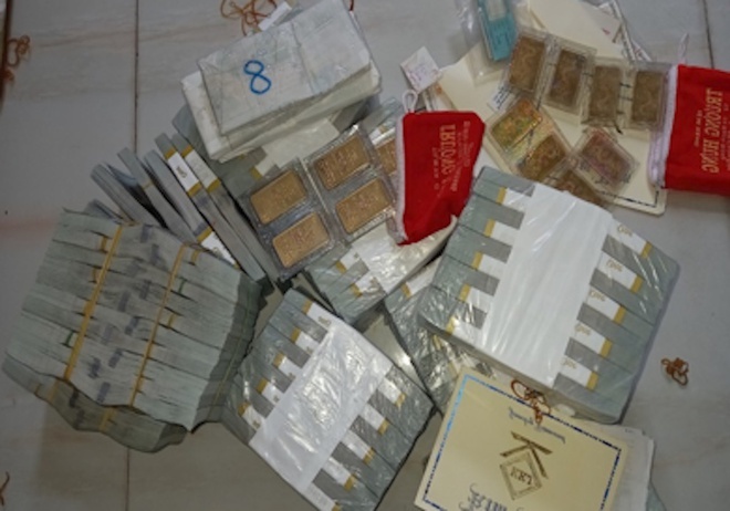 Bat hai dan em cua ‘trum’ buon lau Muoi Tuong anh 3