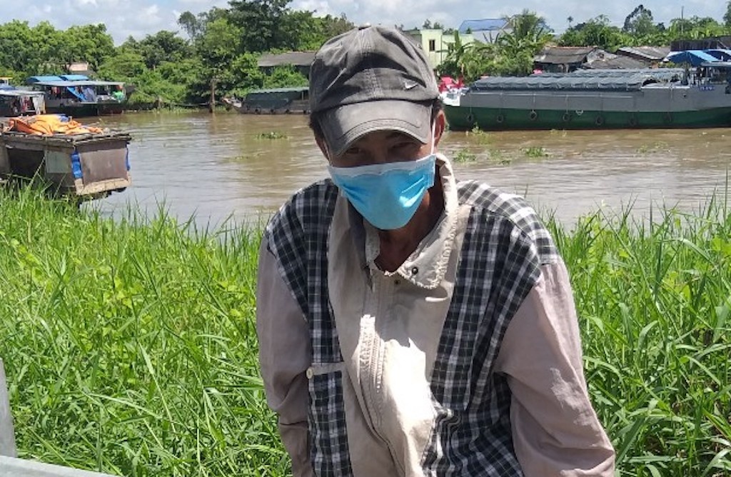 Canh sat bat nguoi dan ong co lenh truy na nghi nhiem nCoV anh 1