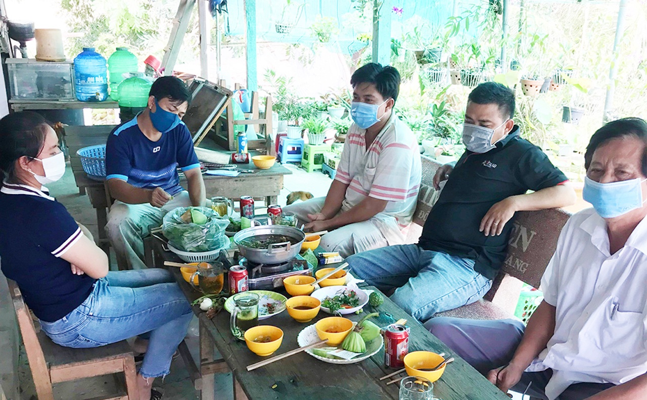 Cach chuc hieu truong an nhau trong thoi gian gian cach hinh anh