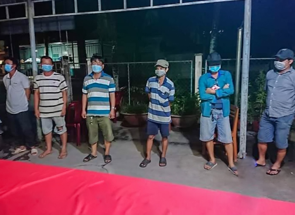 Tụ tập ăn nhậu đến rạng sáng,  6 người bị đề nghị phạt 90 triệu đồng ảnh 1 Tu tap an nhau den rang sang,  6 nguoi bi de nghi phat 90 trieu dong anh 1