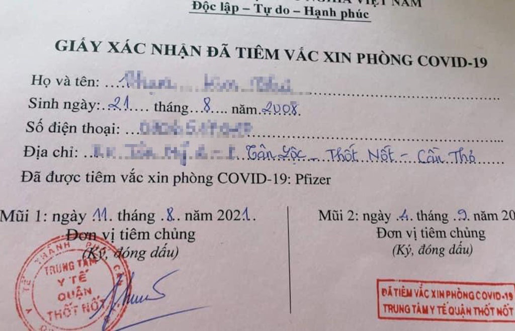 Xon xao be gai 13 tuoi o Can Tho duoc tiem 2 mui vaccine Pfizer anh 1