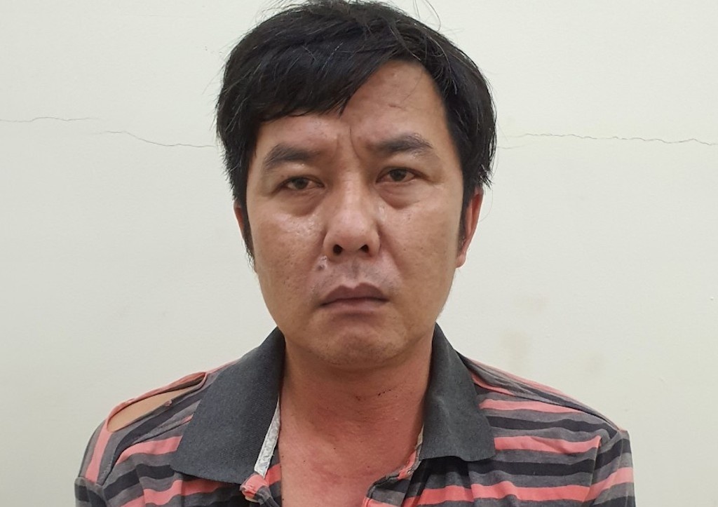 Dai uy cong an bi dam dao vao co hinh anh