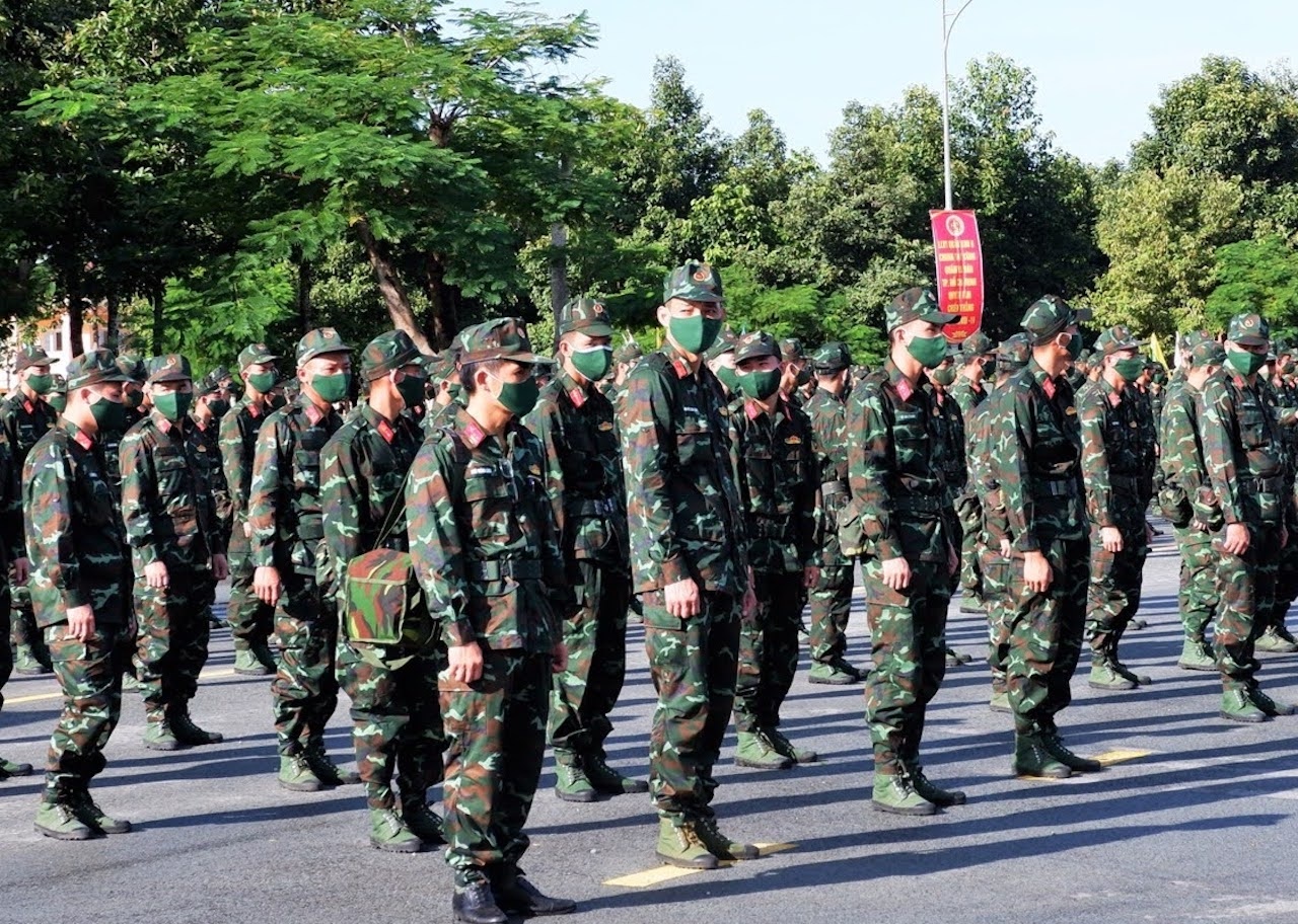 Quan khu 9 tang cuong 1.000 can bo ho tro TP.HCM anh 1