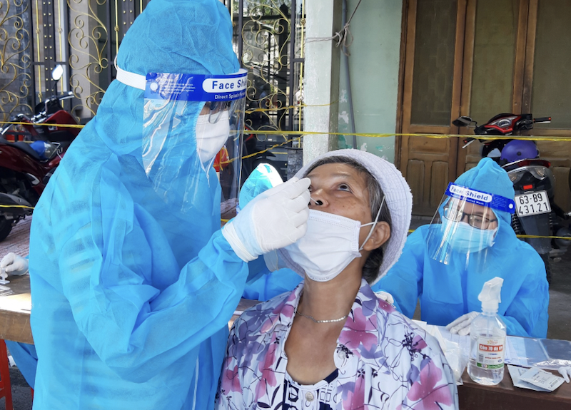 Tien Giang lap doan kiem tra viec su dung kinh phi chong dich hinh anh