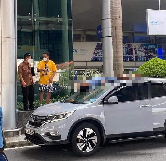 nhay o san bay anh 1