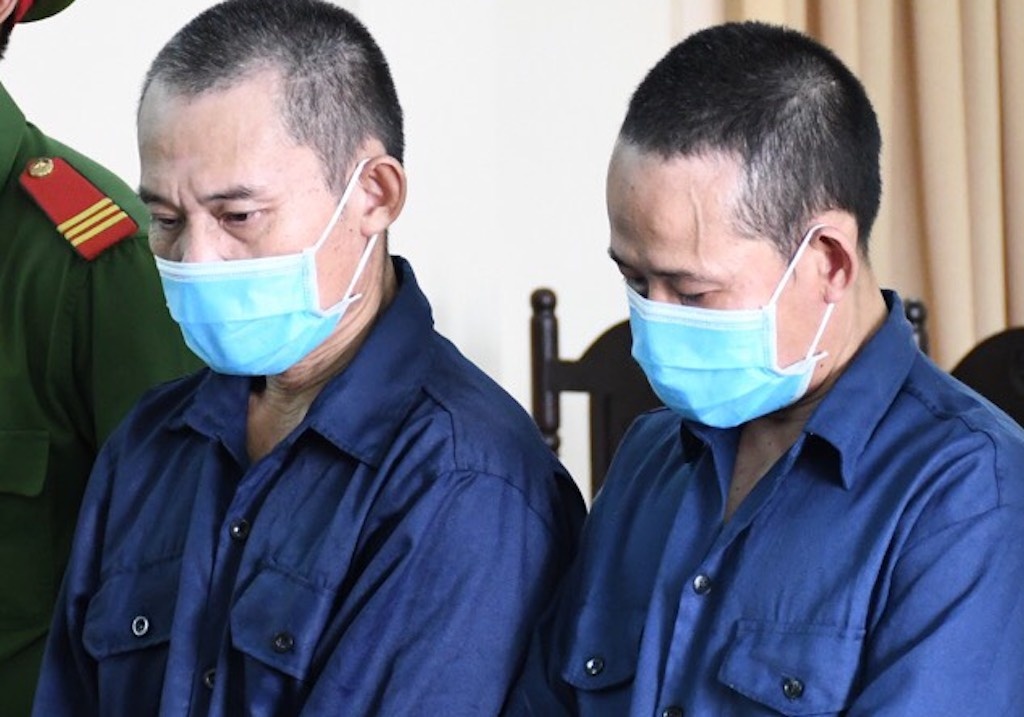 Hai anh em ruot linh an tu vi danh canh sat hinh anh