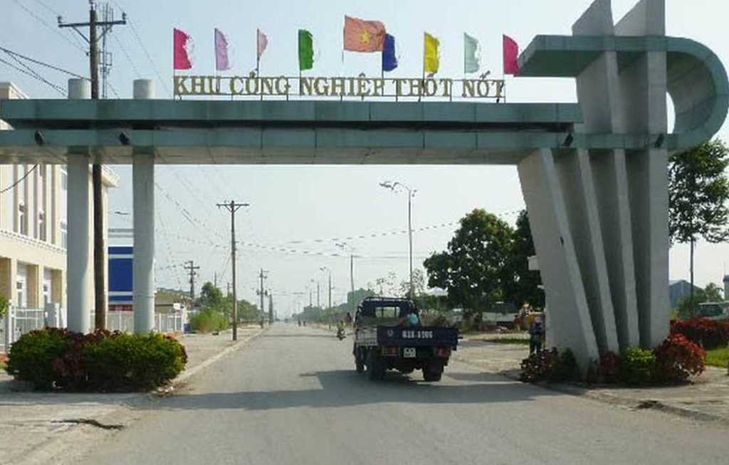 Phong toa nha may che bien thuy san co 27 F0 hinh anh