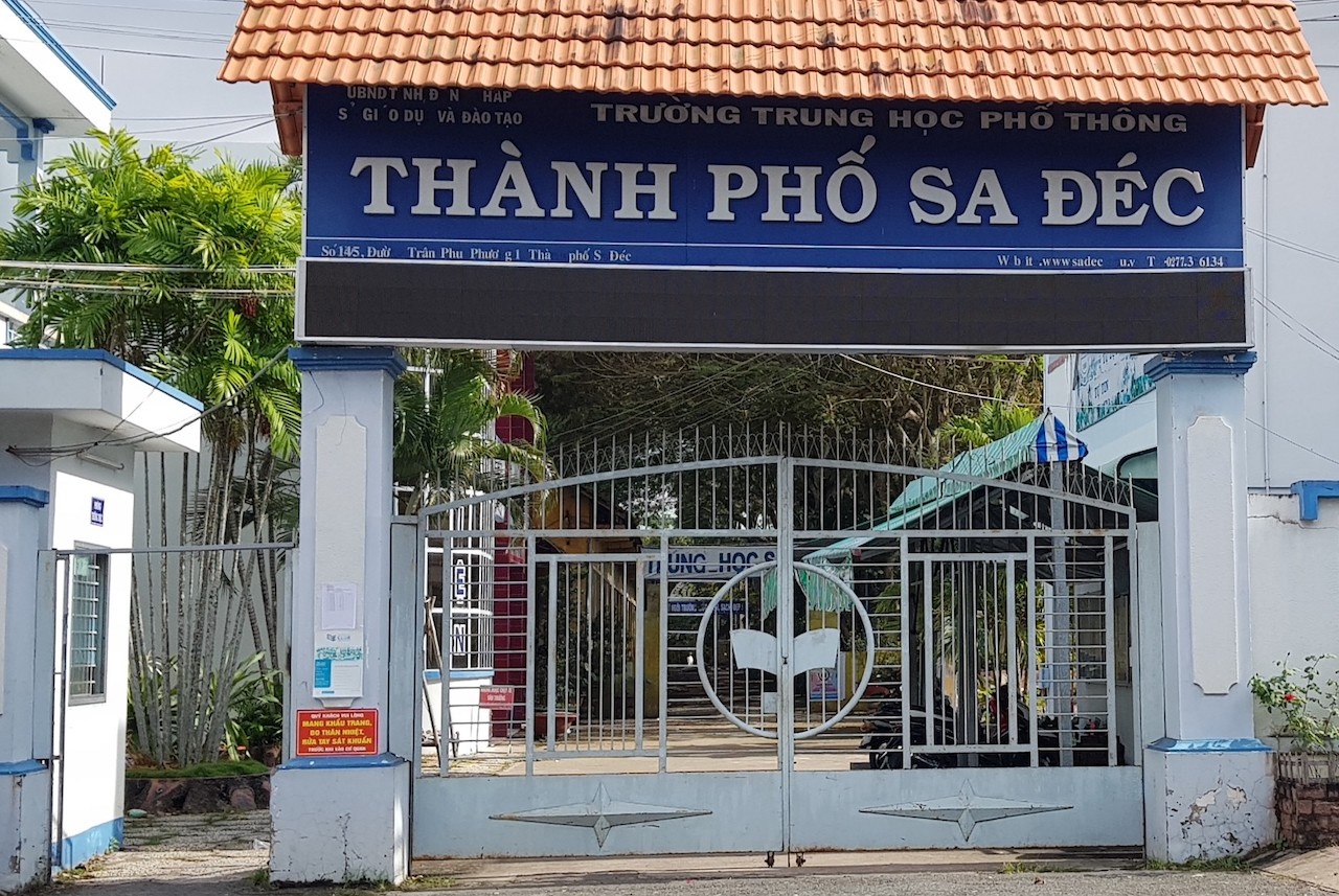 Thay giao o Dong Thap de lo anh nhay cam trong gio day truc tuyen hinh anh