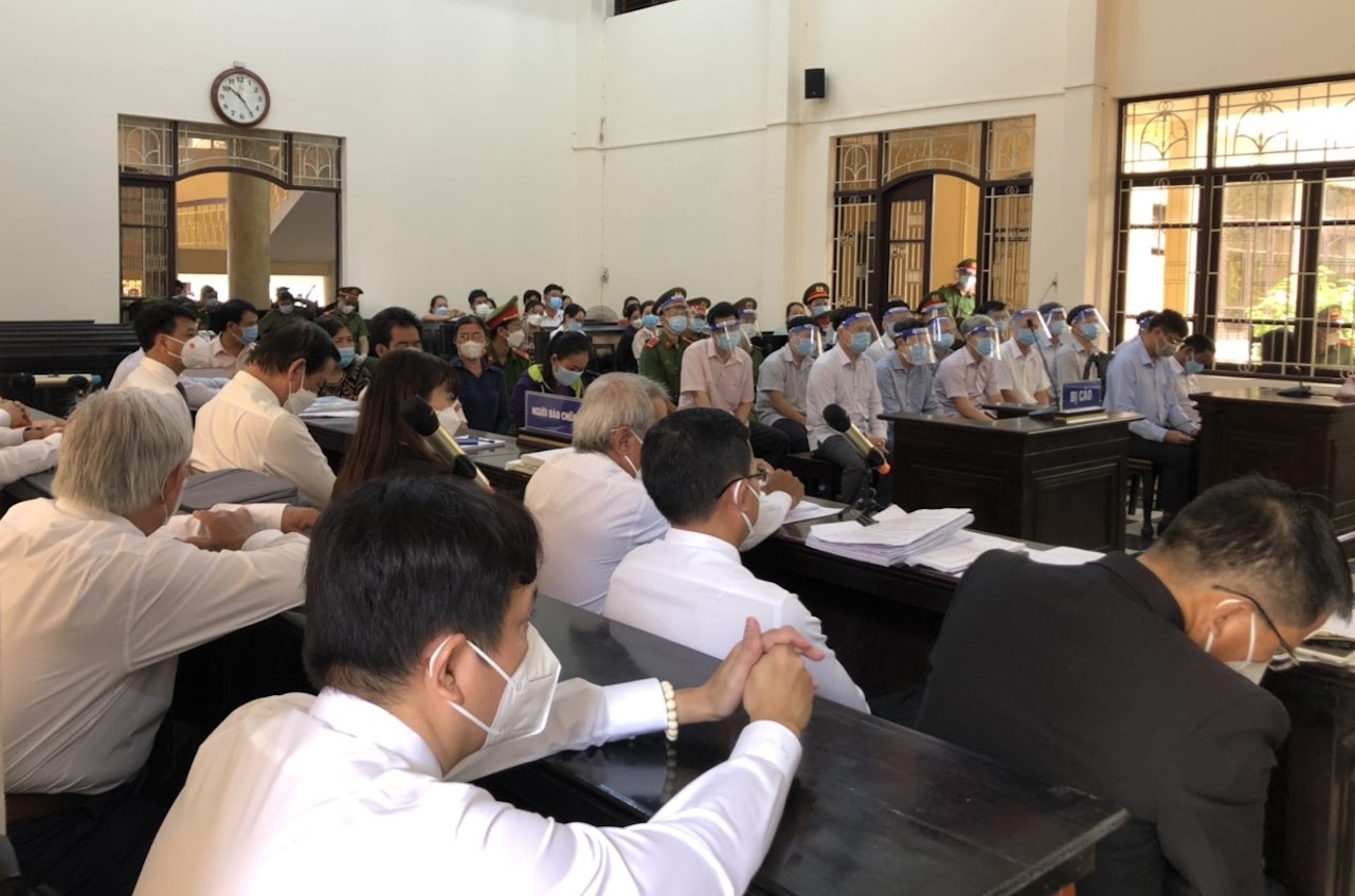 Luật sư 'dính Covid-19',  hoãn xét xử cựu Chủ tịch UBND TP Trà Vinh ảnh 1 Luat su 'dinh Covid-19',  hoan xet xu cuu Chu tich UBND TP Tra Vinh anh 1