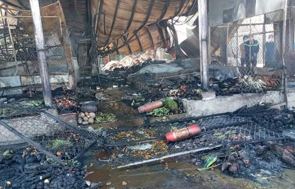 Chay cho o Vinh Long,  gay thiet hai 1, 5 ty dong anh 2