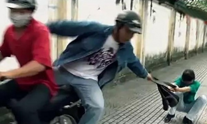 Bat ke gay ra 5 vu cuop truoc dem Noel hinh anh