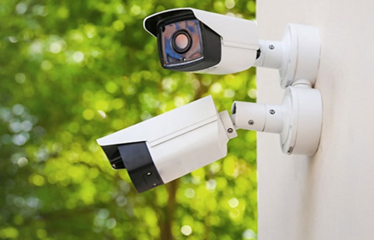 Ke trom do noc tiem cam do, vo hieu hoa camera an ninh hinh anh