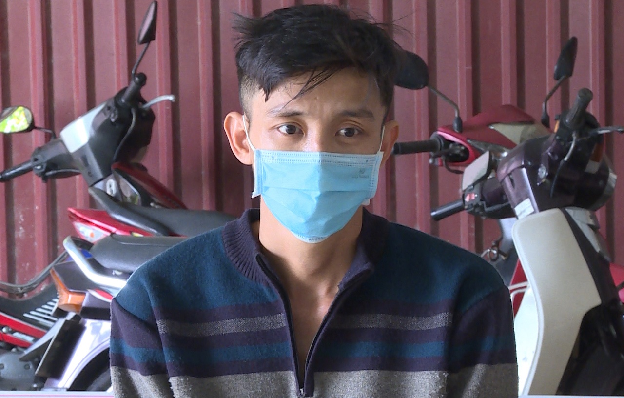 Nam thanh nien dam 2 nguoi tu vong hinh anh