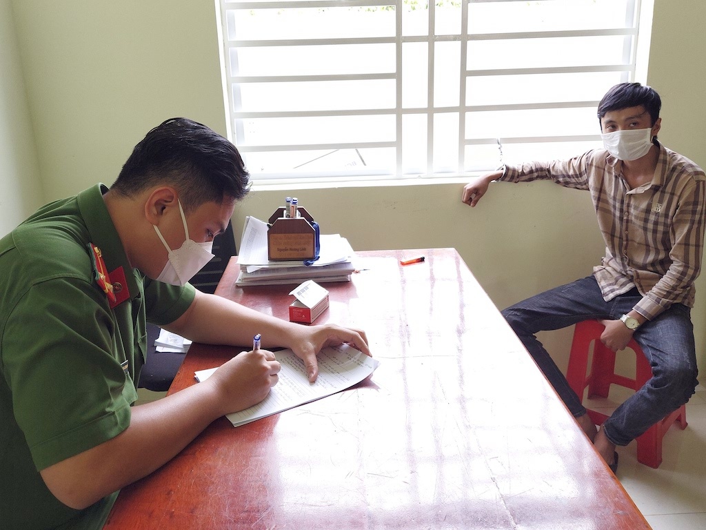 Con trai đốt nhà cha mẹ ảnh 1 Con trai dot nha cha me anh 1
