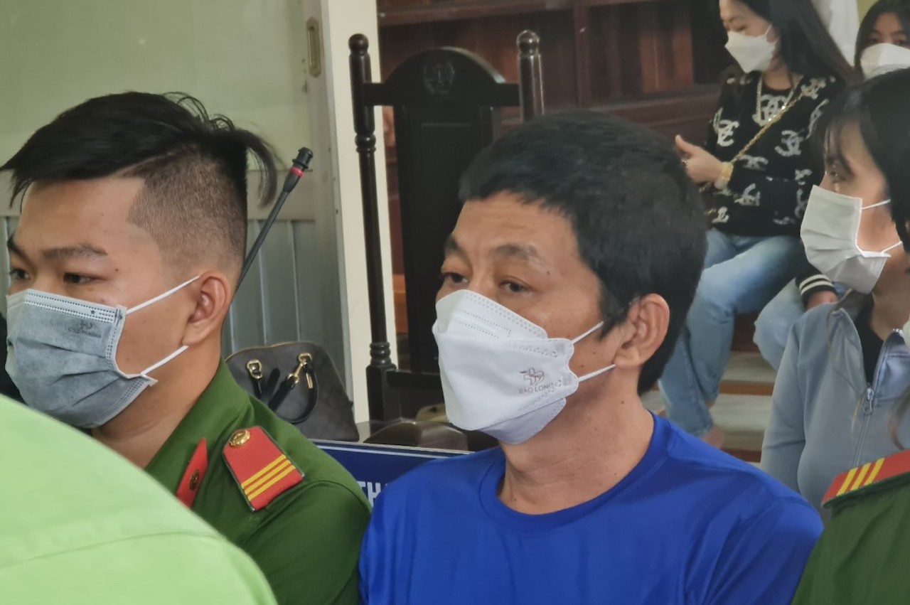 Xet xu 5 bi cao trong vu dot nha canh sat hinh su hinh anh