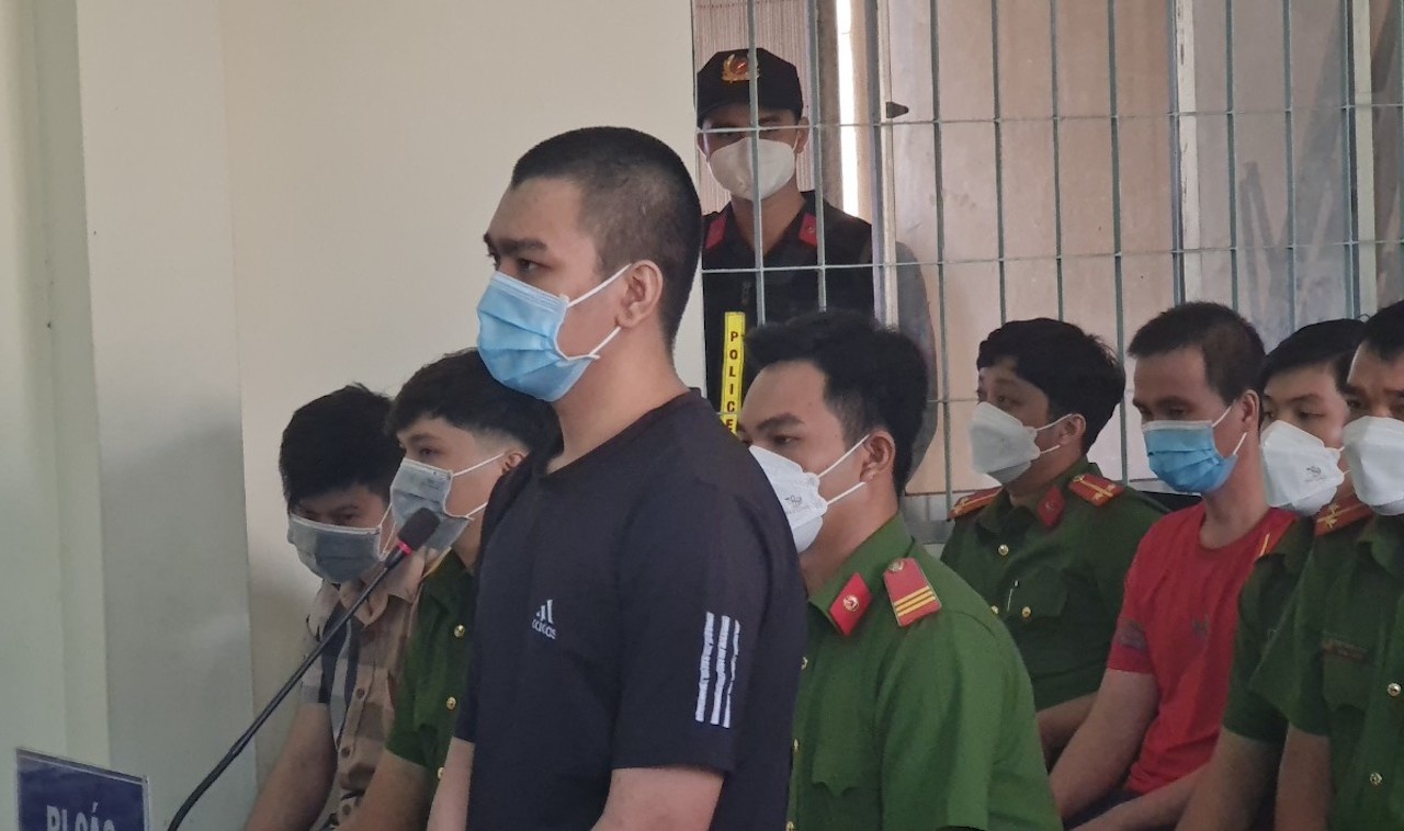 Xet xu 5 bi cao trong vu dot nha Doi truong Canh sat hinh su anh 2