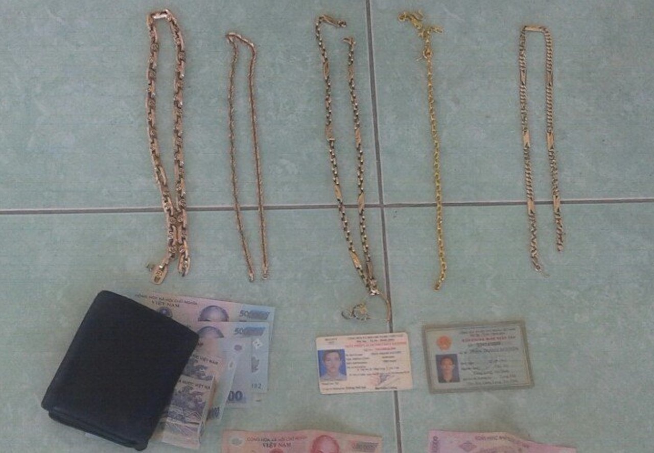 Ba thanh nien gay ra 92 vu cuop giat o mien Tay hinh anh