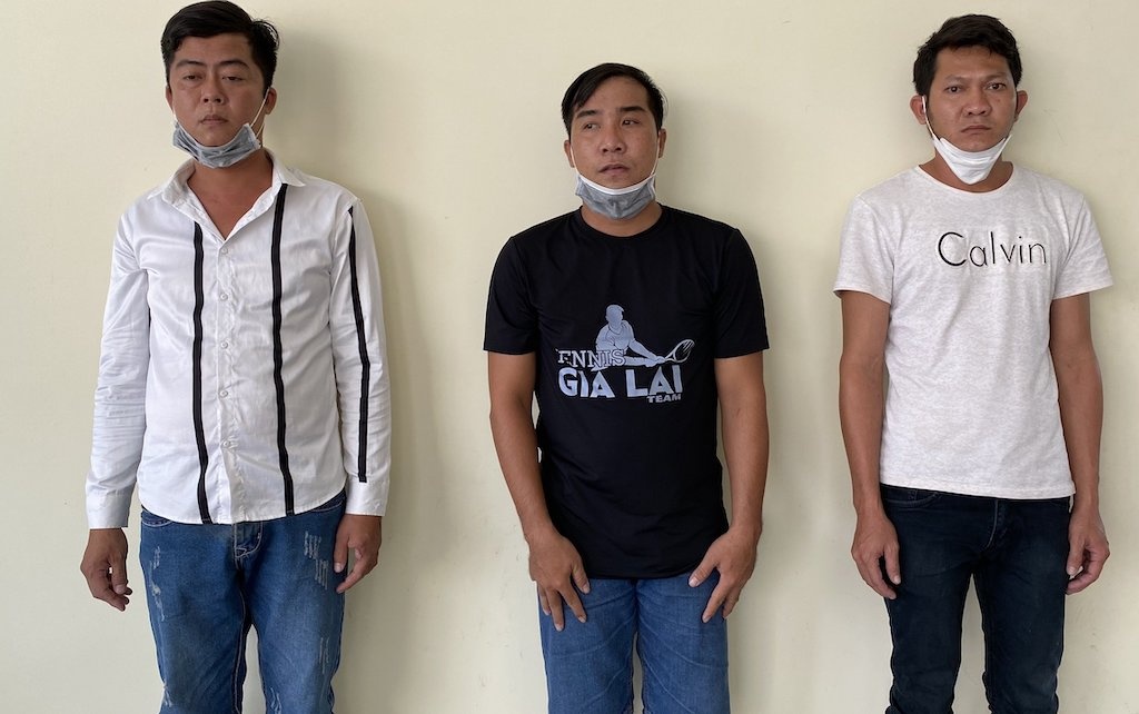 Tam giam nhom bao ke quan massage, goi dau hinh anh