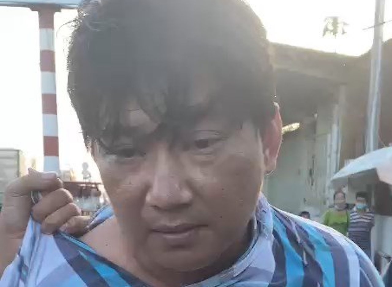 Cam sung vao nha nghi de gay an hinh anh