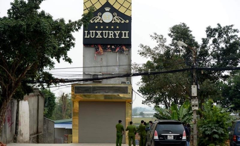 Tu hinh ke ngao da dam 3 nguoi ban tu vong trong phong hat karaoke hinh anh