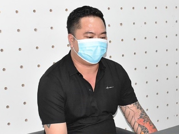 Tai xe oto tong chet nguoi phu nu di tap the duc roi bo tron hinh anh