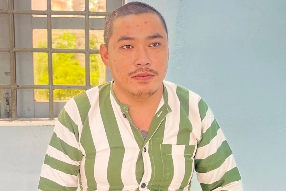 Nhan 5.000 USD de dan mat chu quan ca phe hinh anh
