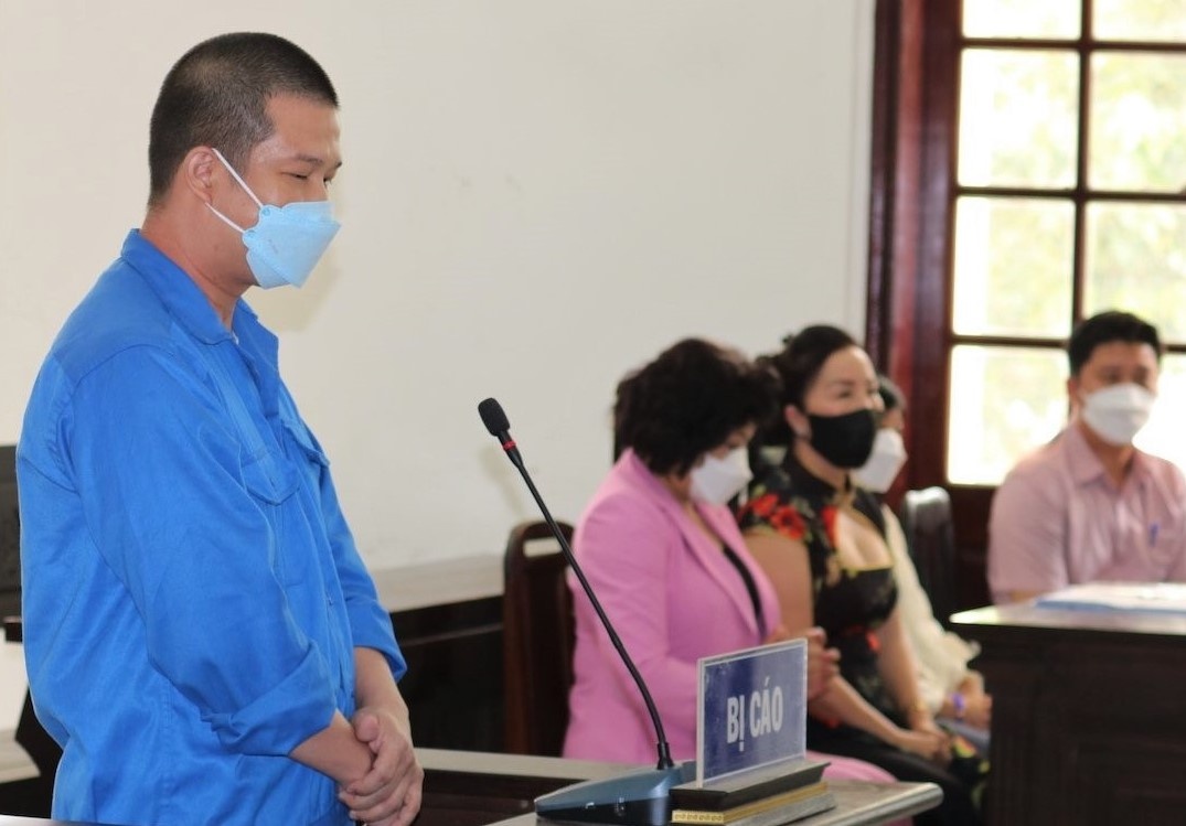 Pham Van Cung,  cuu tru tri chua,  nguyen giam doc trung tam,  TAND tinh Vinh Long,  lua dao 67 ty dong anh 1