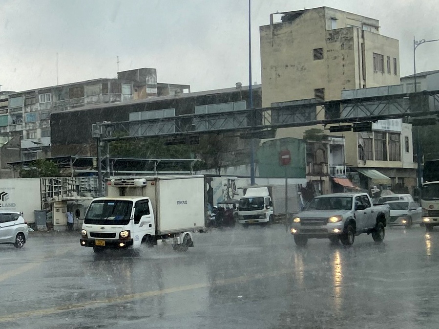 TP.HCM mua chuyen mua anh 1