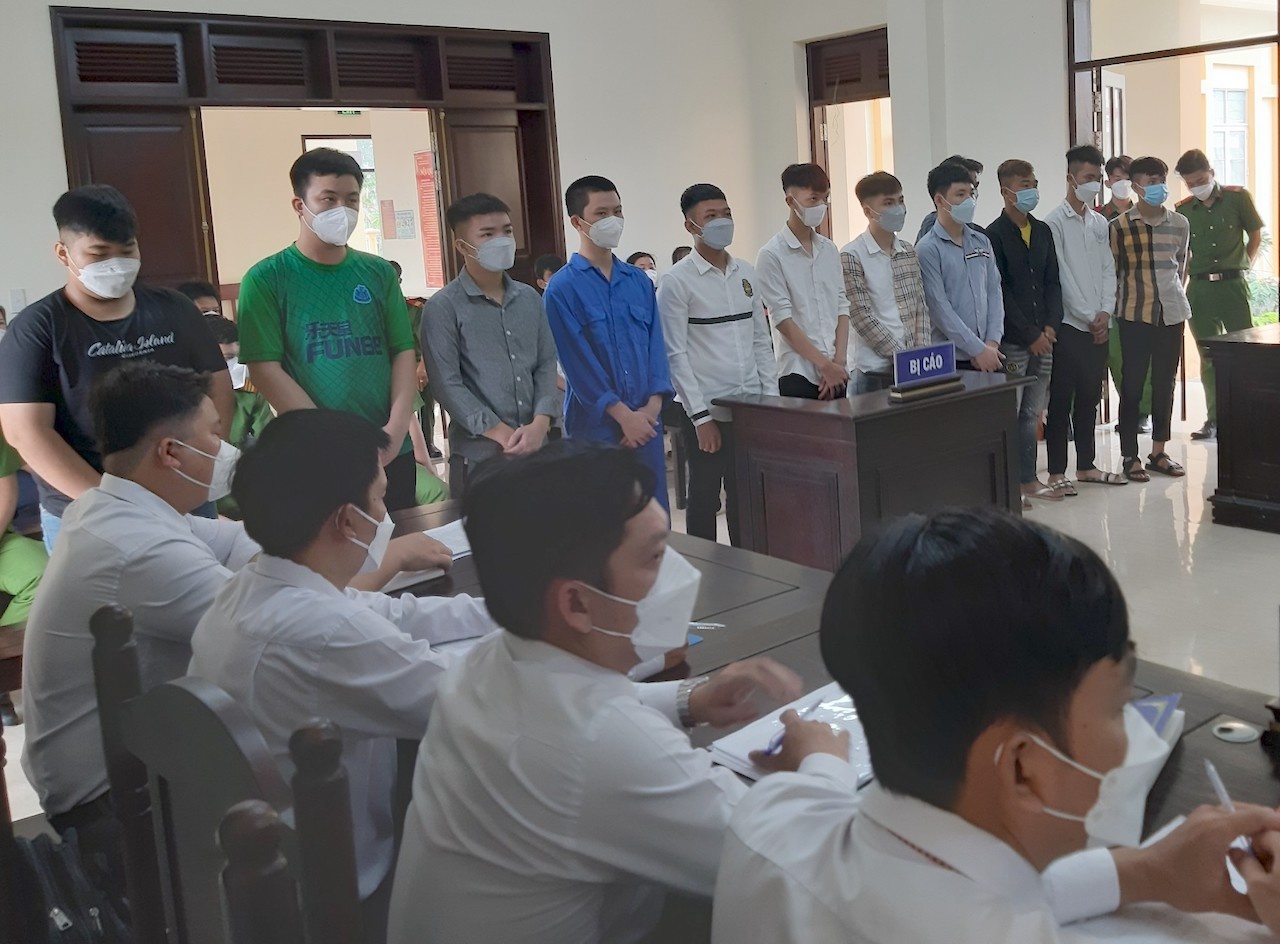 Đua xe mừng sinh nhật ảnh 1 Dua xe mung sinh nhat anh 1