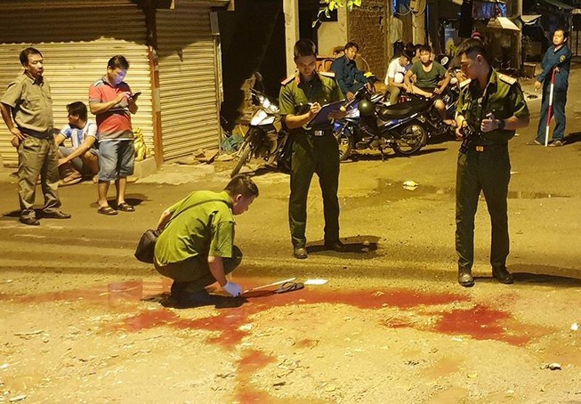 Giang ho Tung Em bi truy sat hinh anh