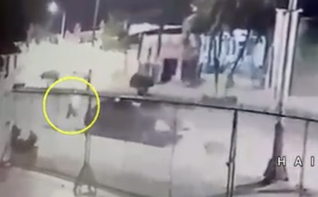 Giang ho Tung Em o Ben Tre,  nhom di oto chem nguoi,  An mang tren duong Dong Van Cong,  Cong an tinh Ben Tre anh 1