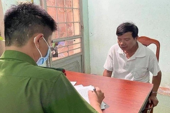 Giet gai ban dam vi nghi bi truyen benh HIV hinh anh