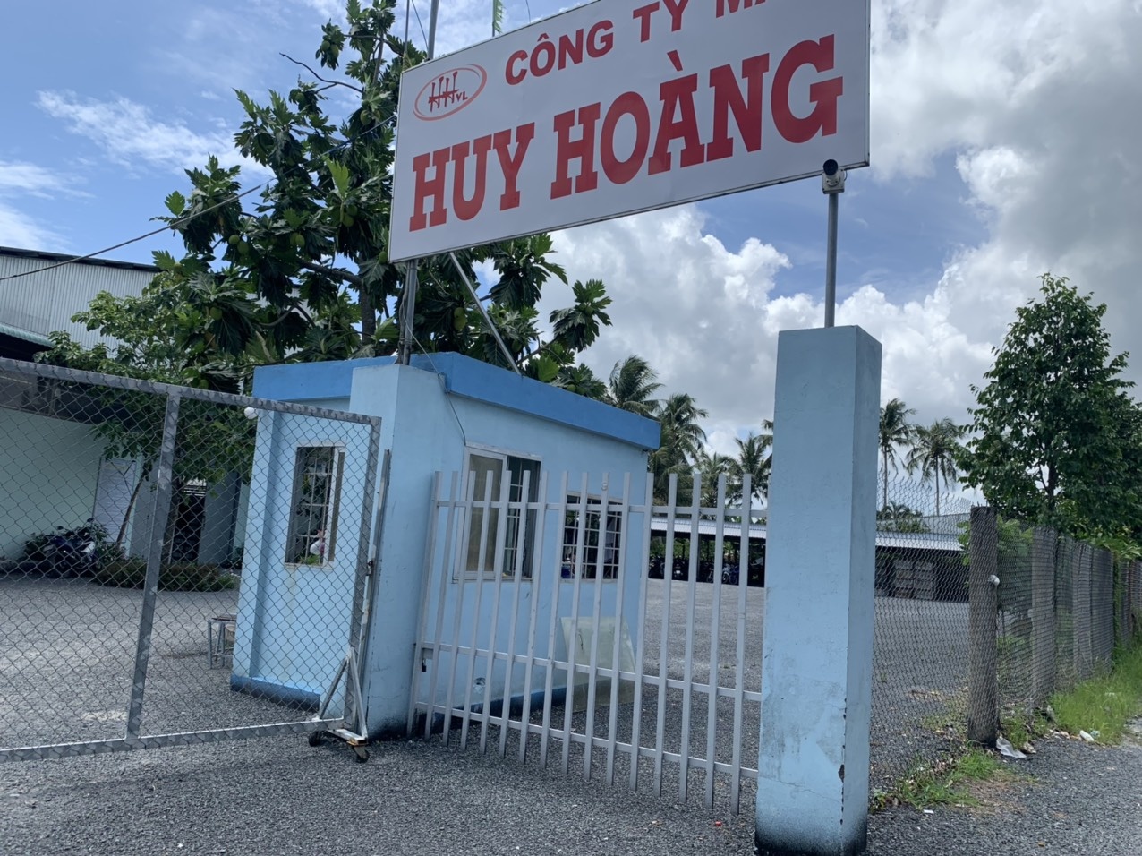 Ky luat Chu tich UBND huyen Mang Thit anh 1