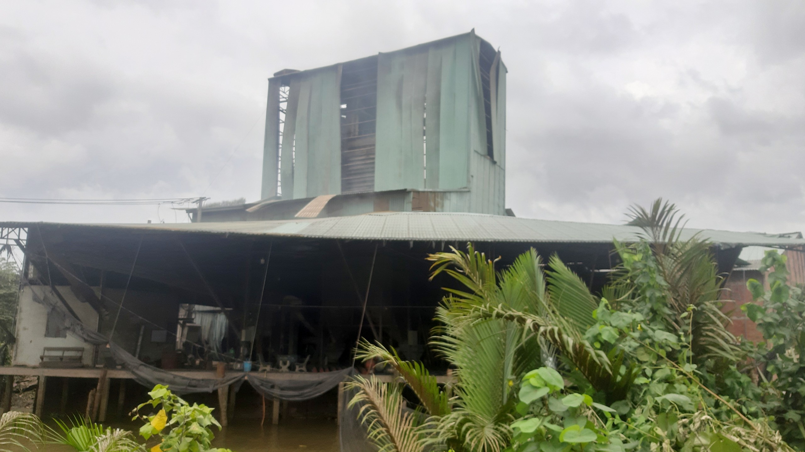 No lo say lua, mot nguoi chet hinh anh