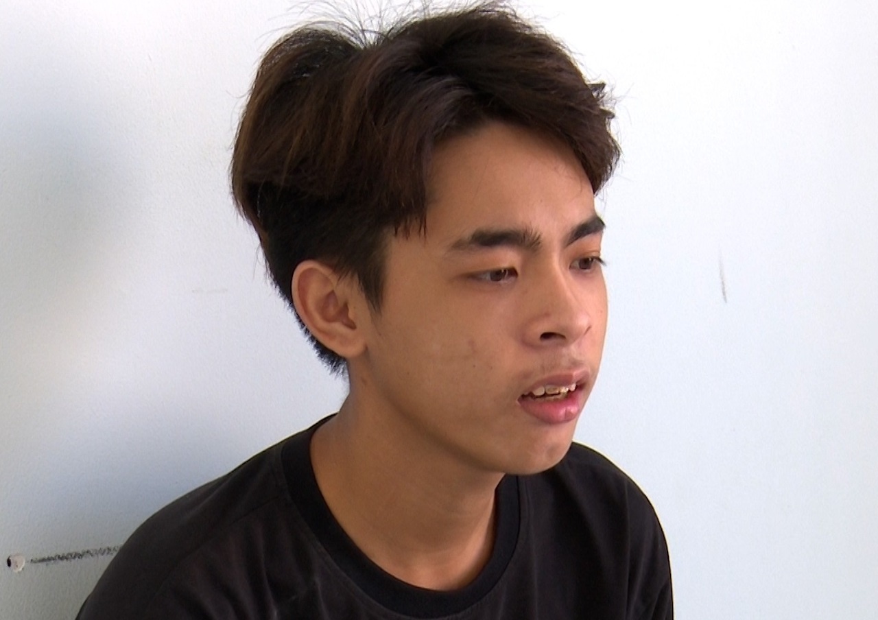 Rủ bé gái đi nhậu rồi xâm hại tình dục ảnh 1 Ru be gai di nhau roi xam hai tinh duc anh 1